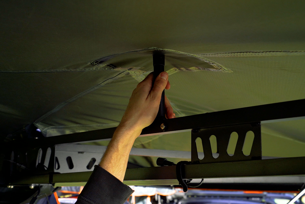 Kiwi Camping Tuatara 180-Degree Self-Supporting Awning